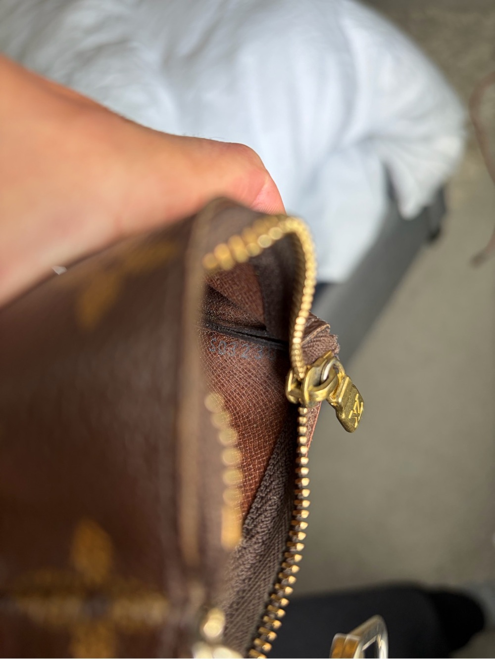 Louis Vuitton Key Pouch - Picture 12 of 12